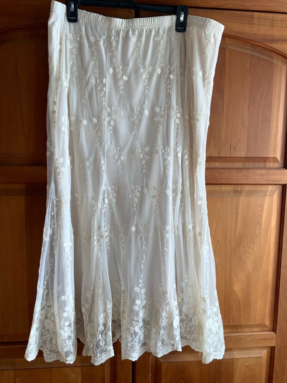 Krazy Kat Off-White Embroidered Mesh Layer, lined Maxi Skirt XXL NWT